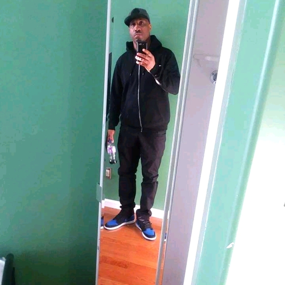 Meet your Posher, Leeshalon - Picture 1 of 3